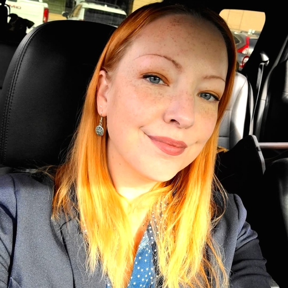 Meet your Posher, Krista Marie 🤖 - Picture 5 of 16